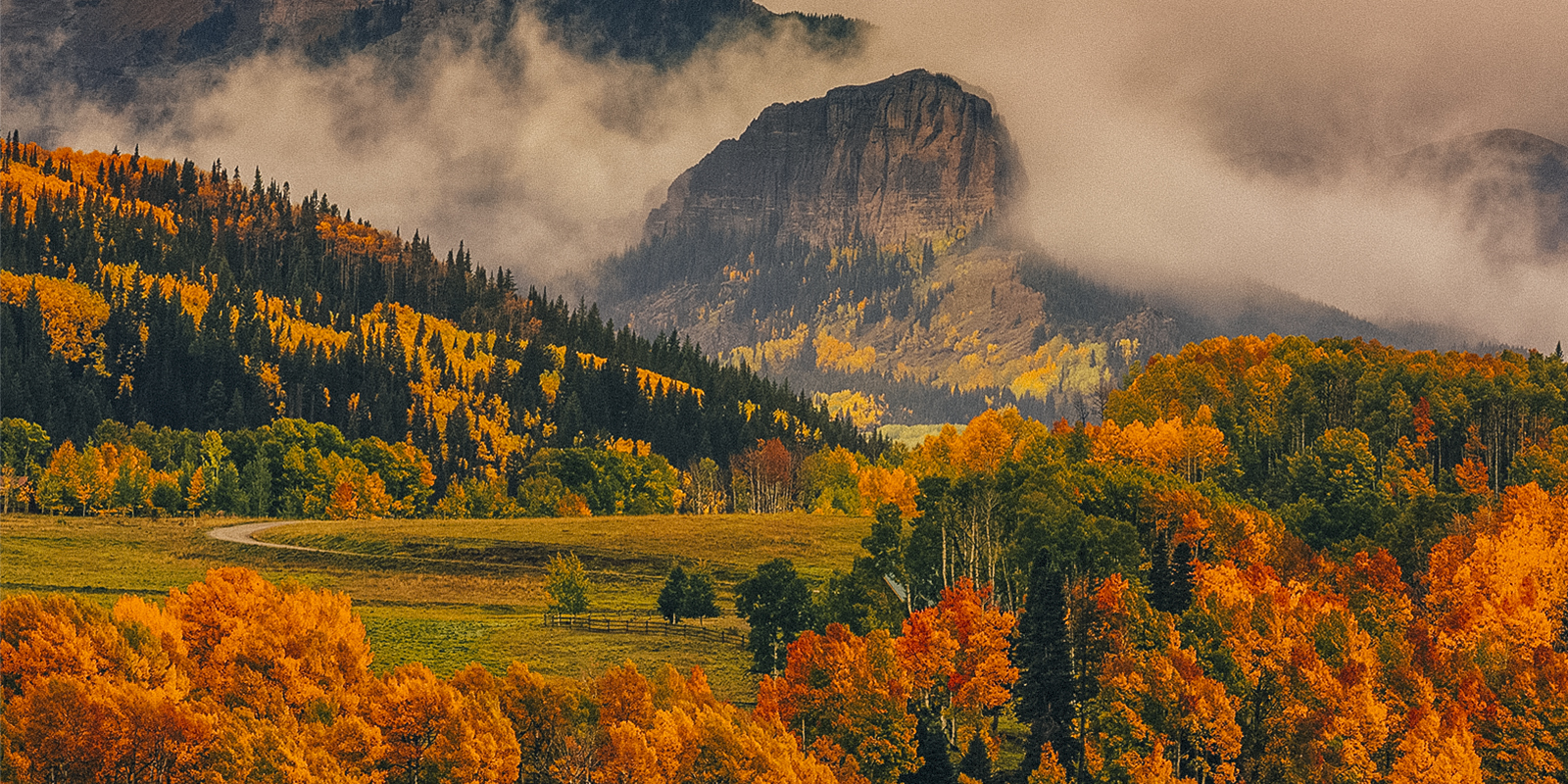 A fall view of Alpine Lakes Wilderness, Washington